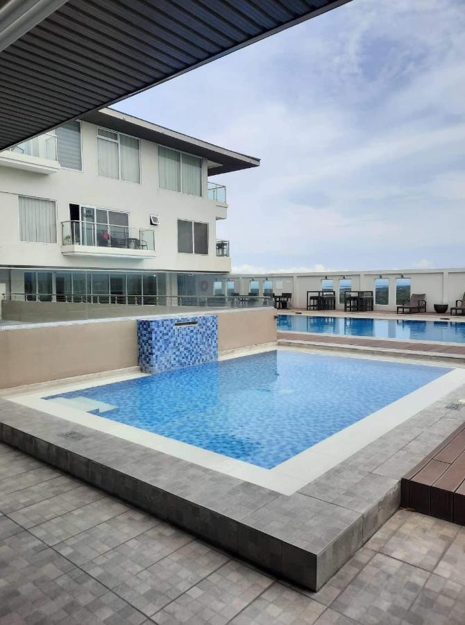 Condo With Direct Access To Shopping Mall In Bacolod City Экстерьер фото