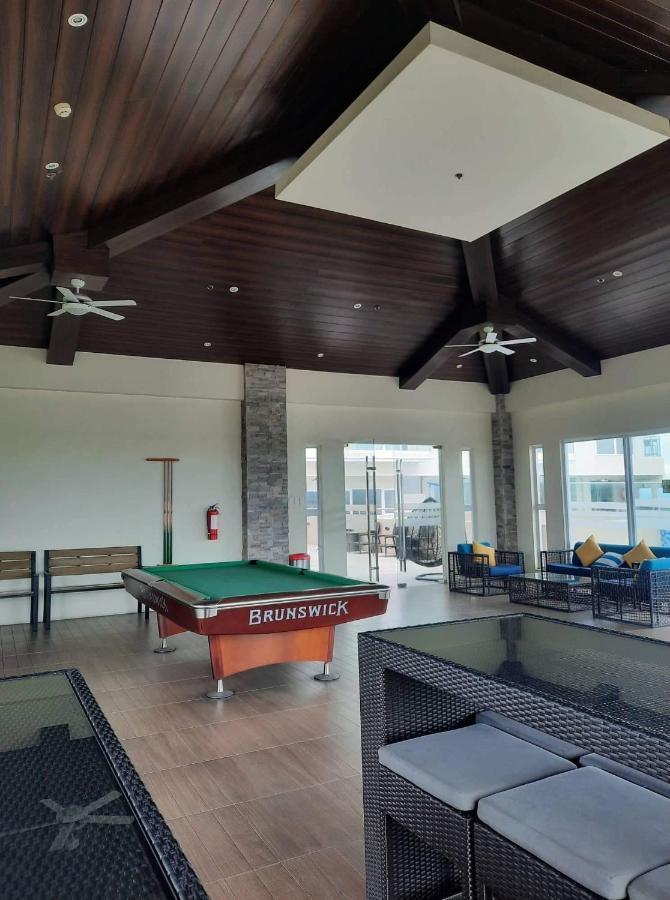 Condo With Direct Access To Shopping Mall In Bacolod City Экстерьер фото
