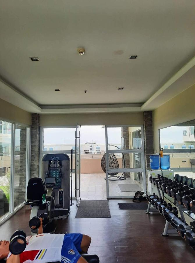 Condo With Direct Access To Shopping Mall In Bacolod City Экстерьер фото