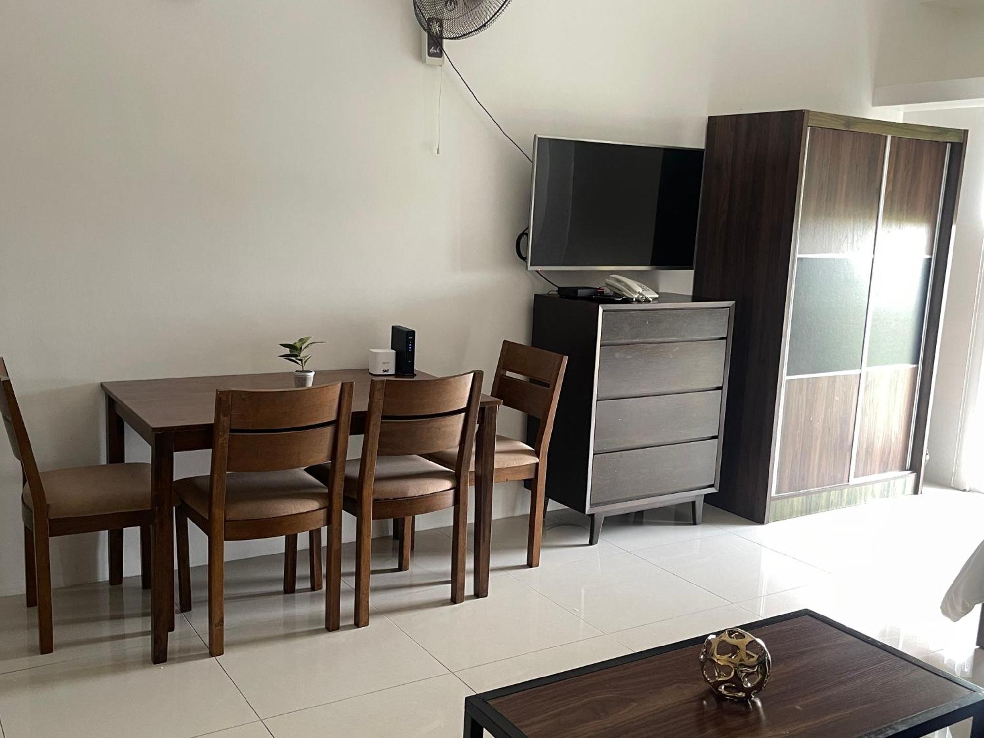 Condo With Direct Access To Shopping Mall In Bacolod City Экстерьер фото