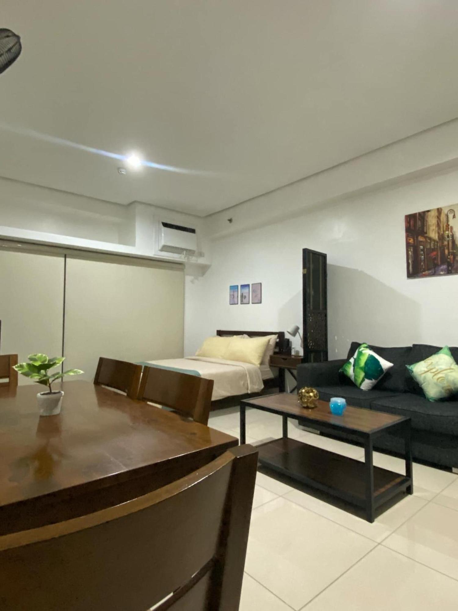 Condo With Direct Access To Shopping Mall In Bacolod City Экстерьер фото