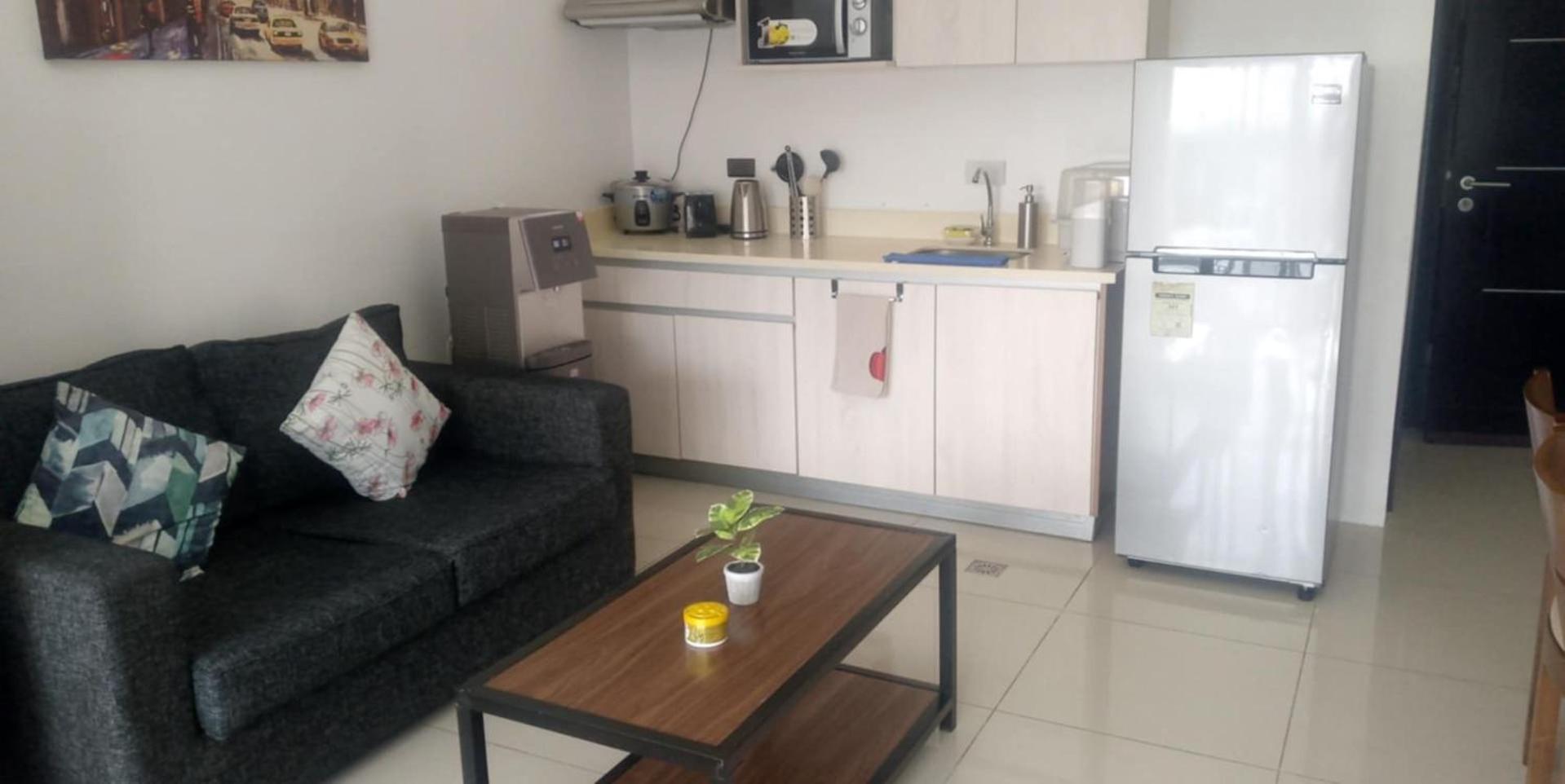 Condo With Direct Access To Shopping Mall In Bacolod City Экстерьер фото